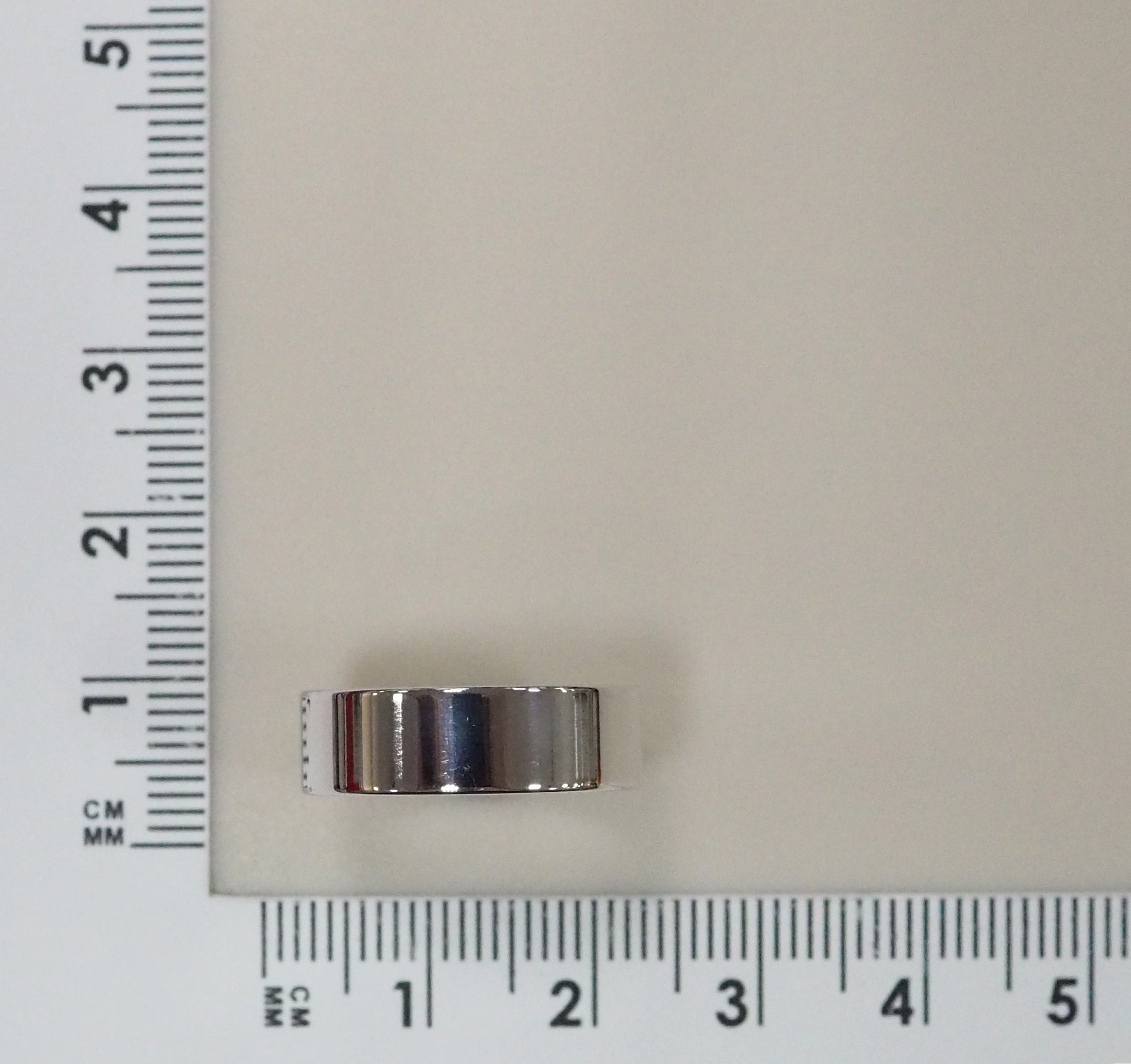 Серебряное кольцо 925 пробы;